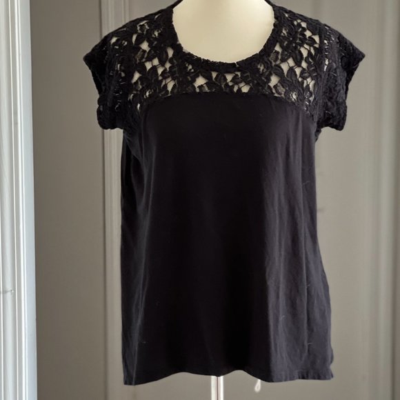 DKNY Medium black top with lace